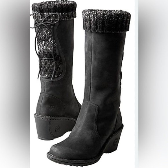 Ugg Skylair tall boots w sweater cuff water resistant black size